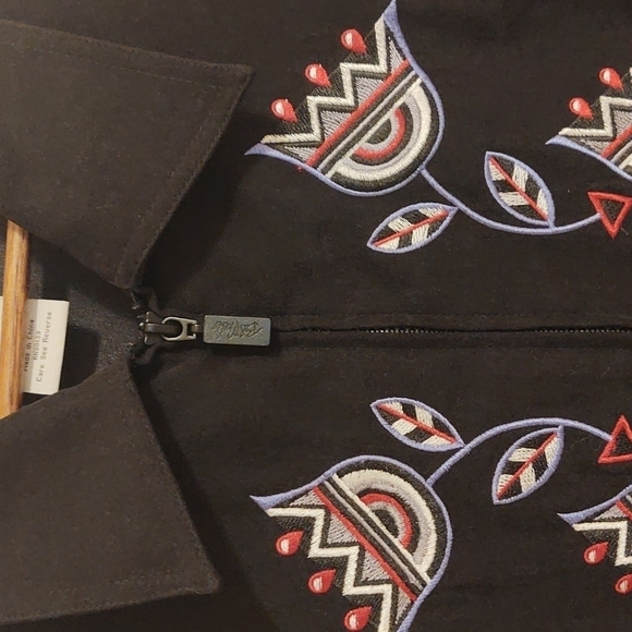 Bob Mackie Wearable Art Women's jacket. Black with tulip-like embroidery design - Picture 3 of 6